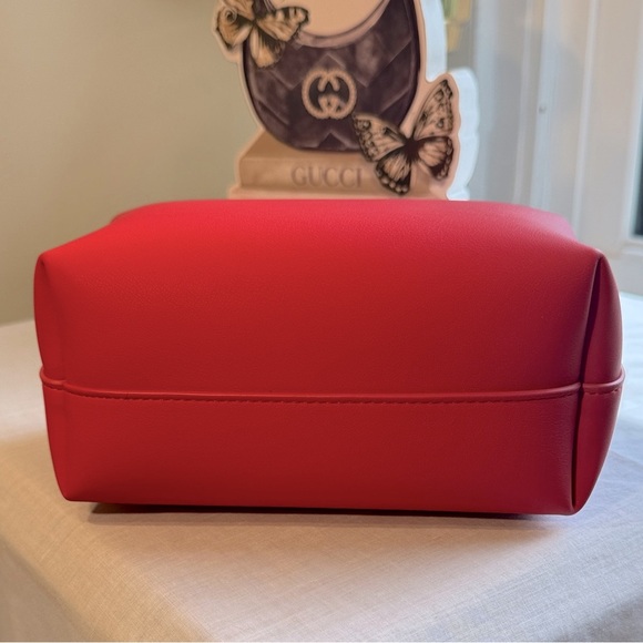 New in Box Givenchy Women's Cosmetic Bag Great Gift! - Picture 3 of 9